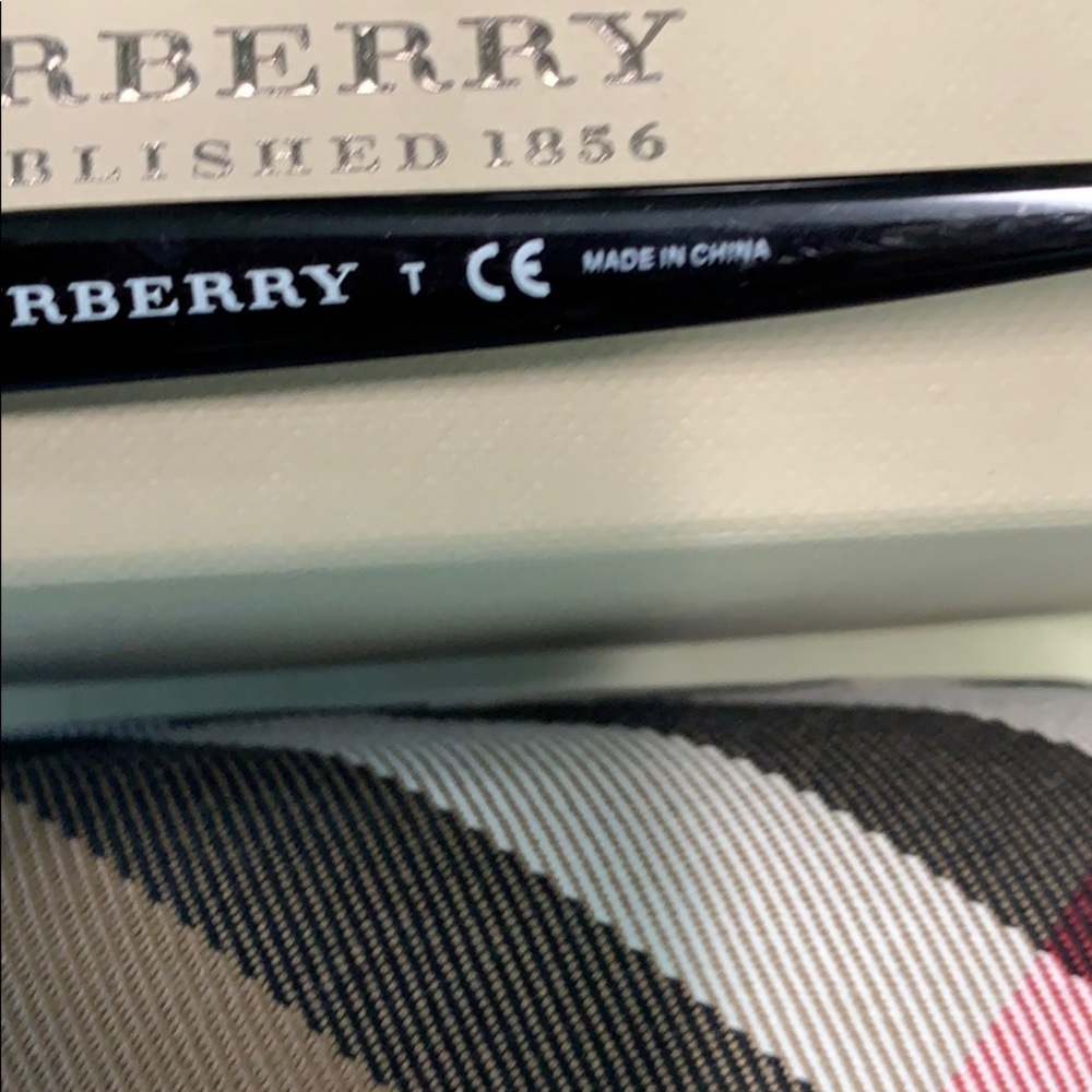 Authentic Burberry Sunglasses - Picture 4 of 4